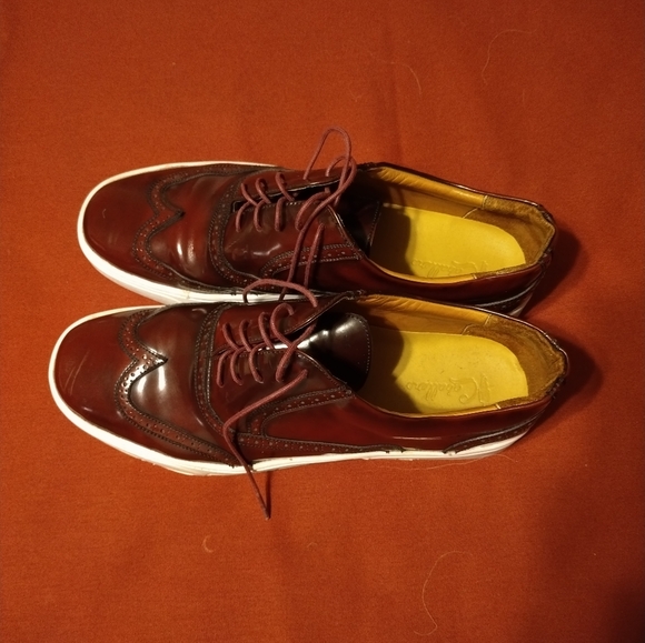 Shoes - Picture 4 of 9